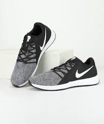 Nike Varsity Compete Trainer 9 / BLACK/WHITE