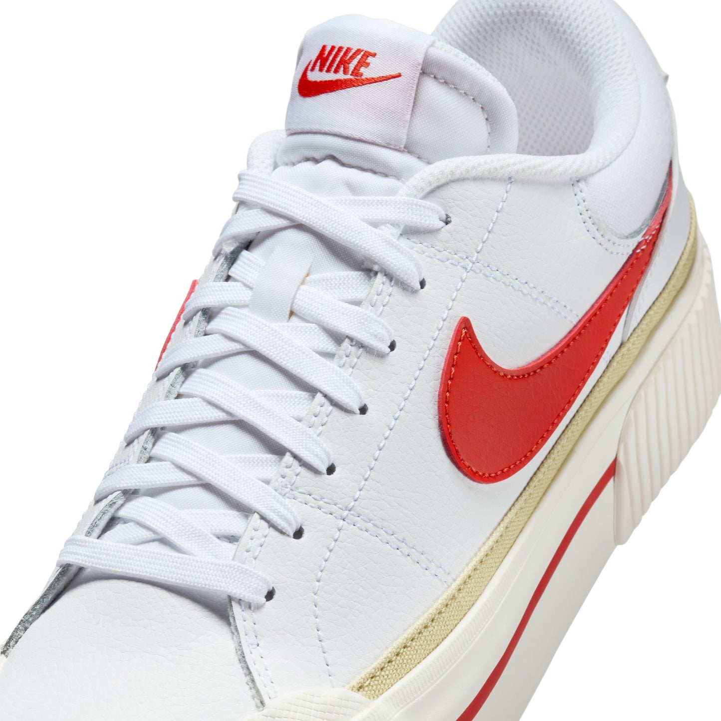WMNS NIKE COURT LEGACY LIFT 9.5 / DM7590-101