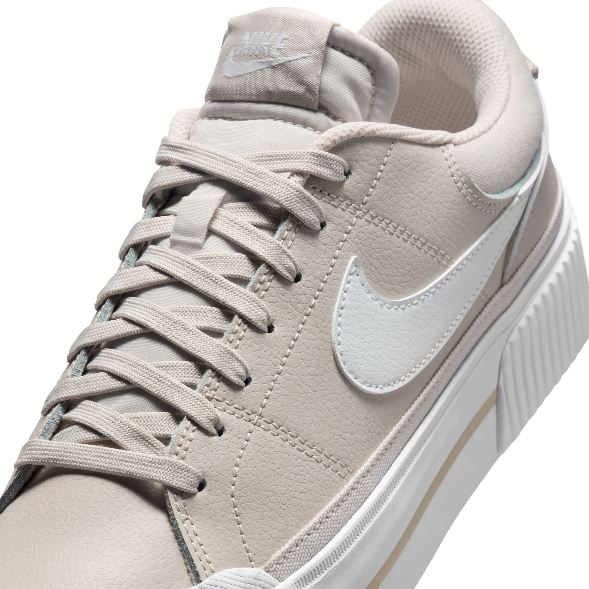 WMNS NIKE COURT LEGACY LIFT 9.5 / DM7590-101