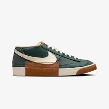 BLAZER LOW PRO CLUB BTS 10 / VINTG/COCOMK